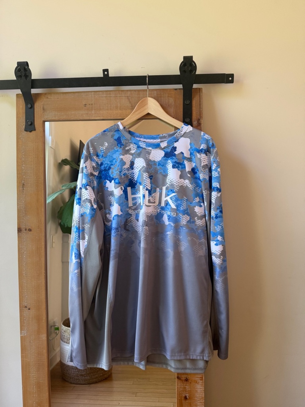 Huk Cammo Print Performance Fishing Shirt Size XXL